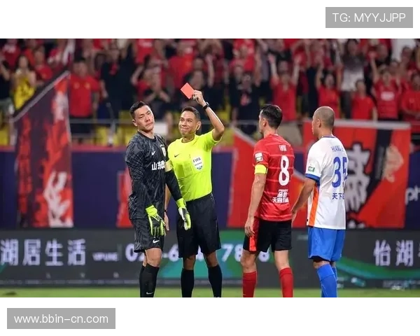本轮中超五张红牌全部由主裁回看VAR后最终作出严谨判罚的决定